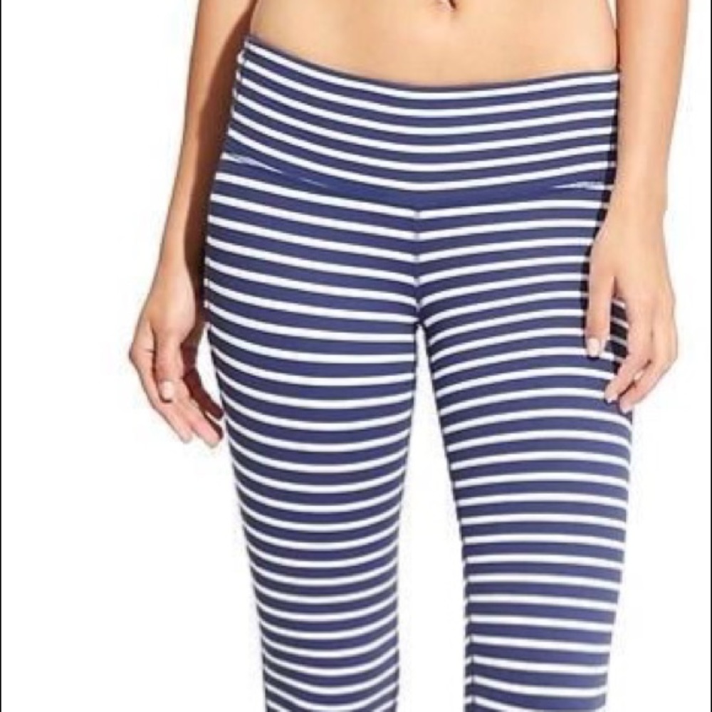 Athleta Chaturanga Capri legging